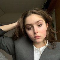 V S